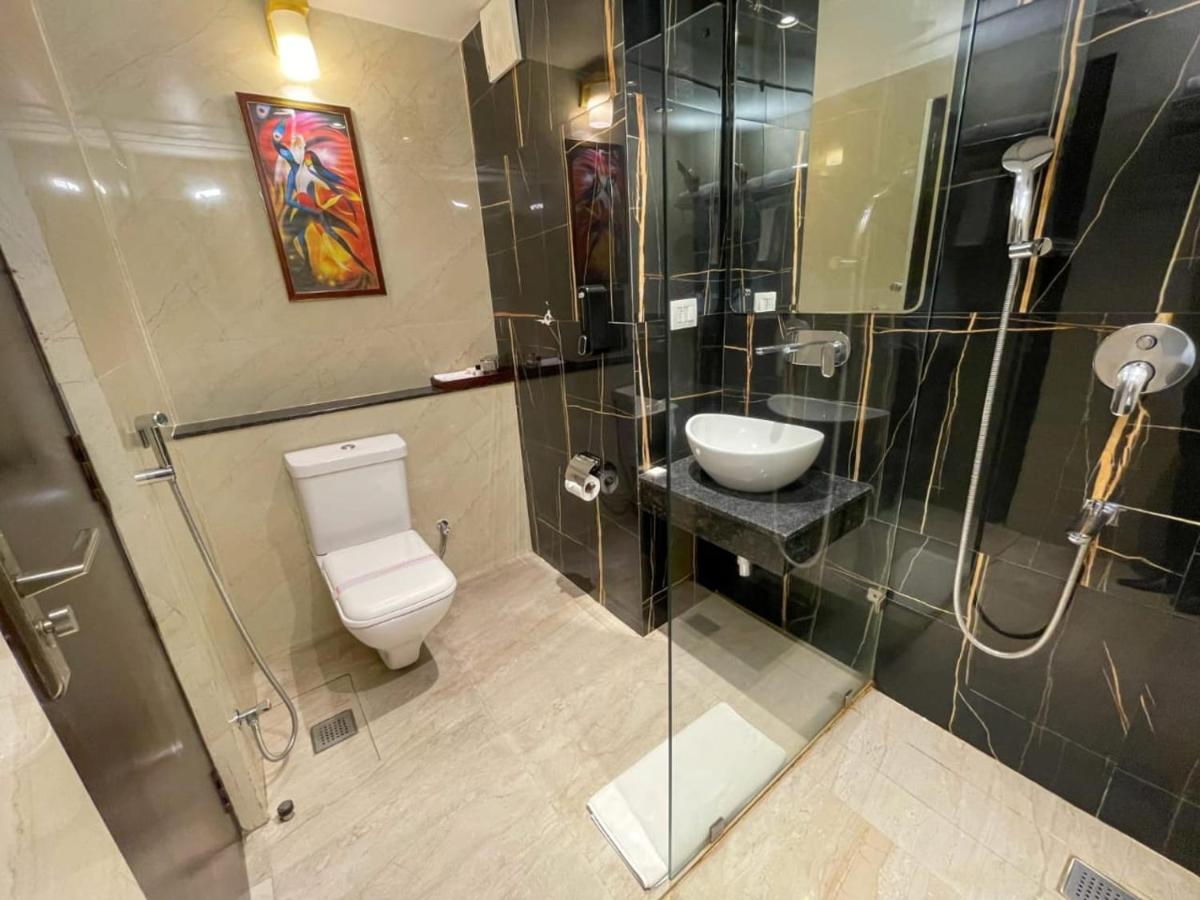 Comfort Hotel Vista Лакхнау Экстерьер фото
